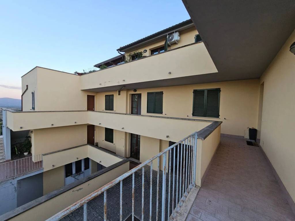 appartamento in vendita a Casole d'Elsa