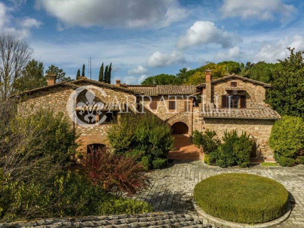 casa indipendente in vendita a Castellina in Chianti in zona Piazza