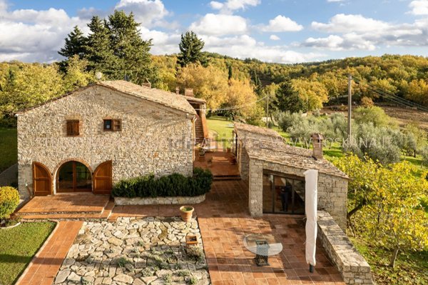casa indipendente in vendita a Castellina in Chianti in zona Piazza