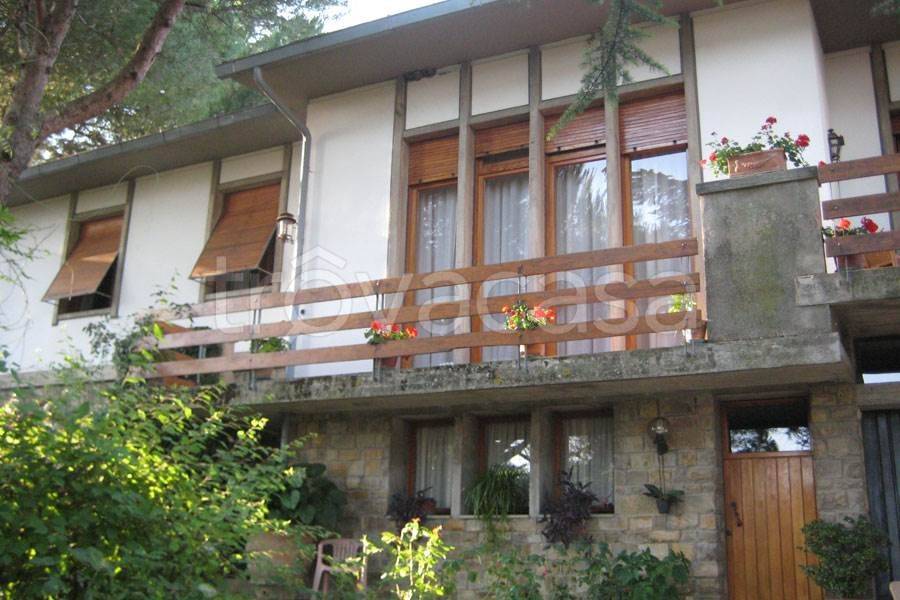 casa indipendente in vendita a Castellina in Chianti in zona Piazza