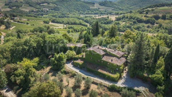 locale di sgombero in vendita a Castellina in Chianti in zona Piazza