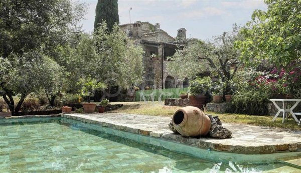 casa indipendente in vendita a Castellina in Chianti in zona Piazza