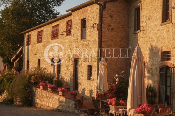 casale in vendita a Castellina in Chianti