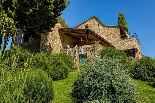 casale in vendita a Castellina in Chianti in zona Piazza
