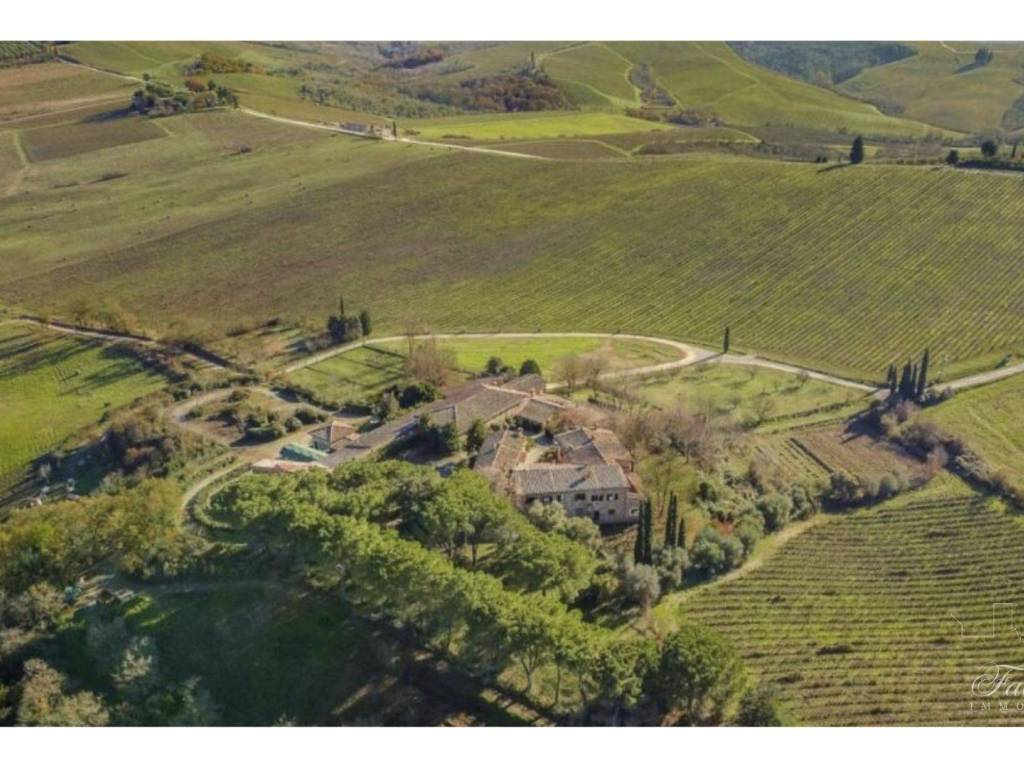 intera palazzina in vendita a Castellina in Chianti in zona Piazza