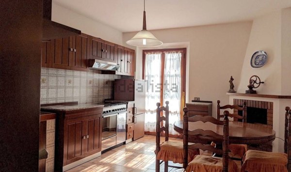 appartamento in vendita a Castellina in Chianti in zona Piazza