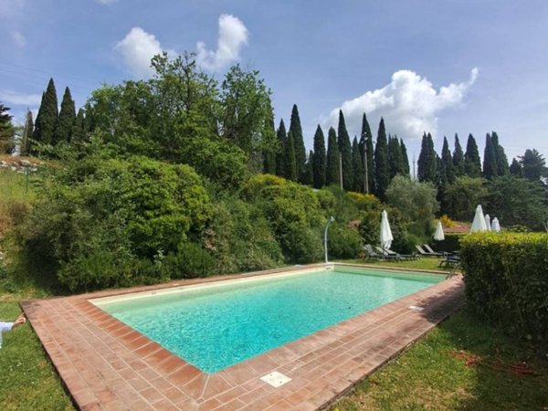 intera palazzina in vendita a Castellina in Chianti in zona Piazza