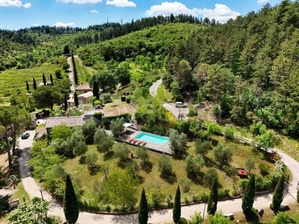 casa indipendente in vendita a Castellina in Chianti in zona Fioraie