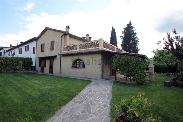 appartamento in vendita a Castellina in Chianti in zona Rencine