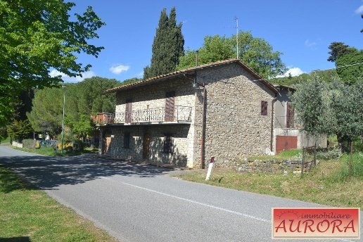 casa indipendente in vendita a Castellina in Chianti in zona Fioraie