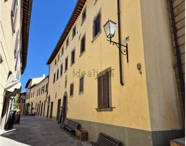 appartamento in vendita a Castellina in Chianti in zona Piazza