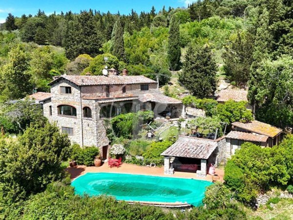 casa indipendente in vendita a Castellina in Chianti in zona Piazza