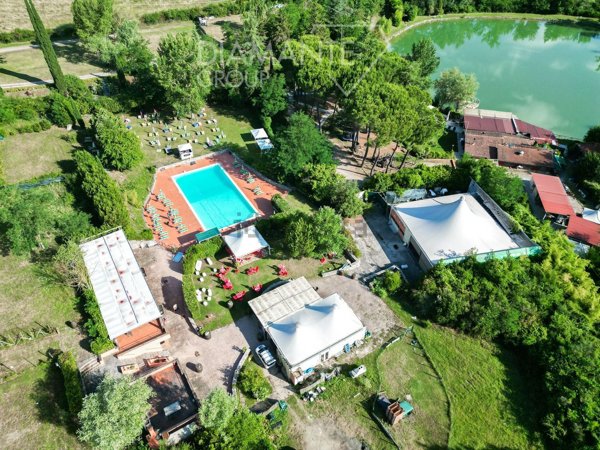 locale di sgombero in vendita a Castellina in Chianti
