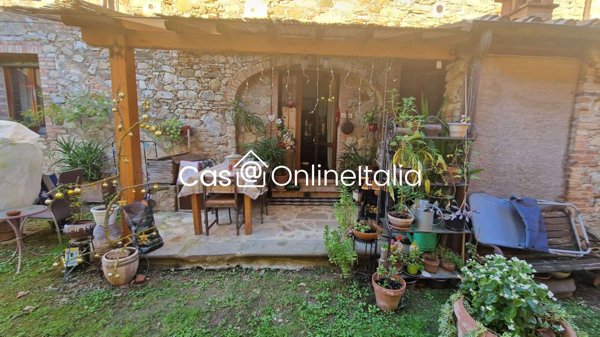 appartamento in vendita a Castellina in Chianti in zona Piazza