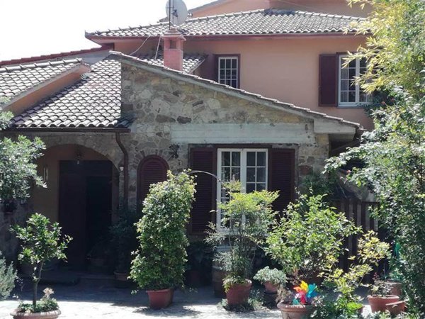 casa indipendente a Castelnuovo Berardenga in zona Santa Margherita - La Suvera