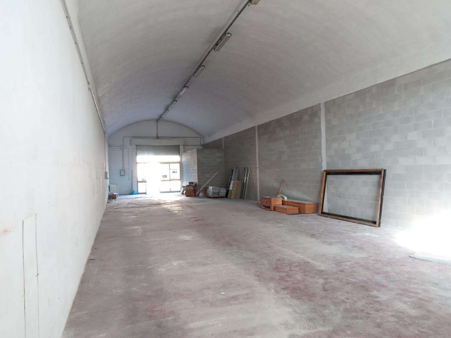 locale di sgombero in vendita a Castelnuovo Berardenga in zona Casetta
