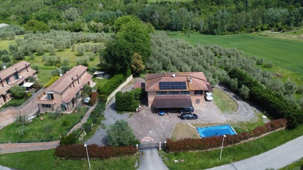 azienda agricola in vendita a Castelnuovo Berardenga in zona Guistrigona