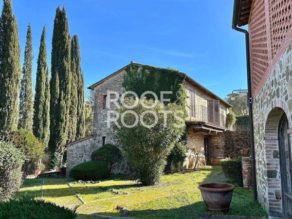 intera palazzina in vendita a Castelnuovo Berardenga