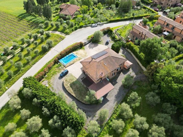 casa indipendente in vendita a Castelnuovo Berardenga in zona Guistrigona