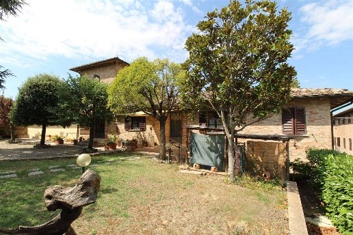 casa indipendente in vendita a Castelnuovo Berardenga in zona Pacina