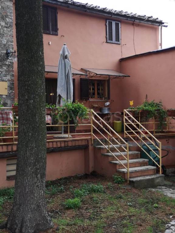 appartamento in vendita a Castelnuovo Berardenga in zona Villa a Sesta