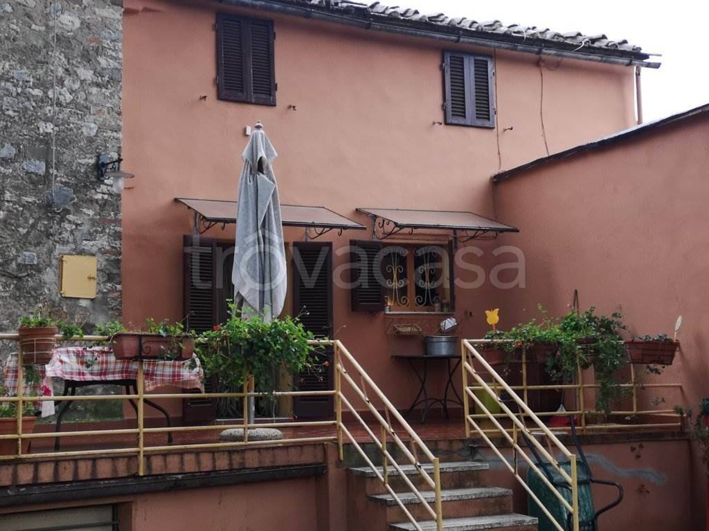 appartamento in vendita a Castelnuovo Berardenga in zona Villa a Sesta