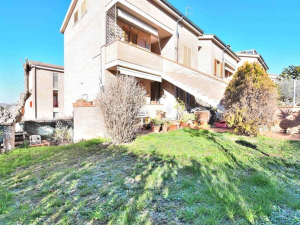appartamento in vendita a Castelnuovo Berardenga in zona Ponte a Bozzone