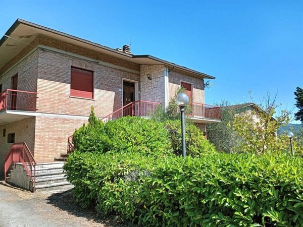 casa indipendente in vendita a Castelnuovo Berardenga in zona Quercegrossa