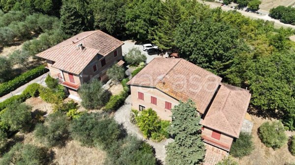 casa indipendente in vendita a Castelnuovo Berardenga in zona Quercegrossa