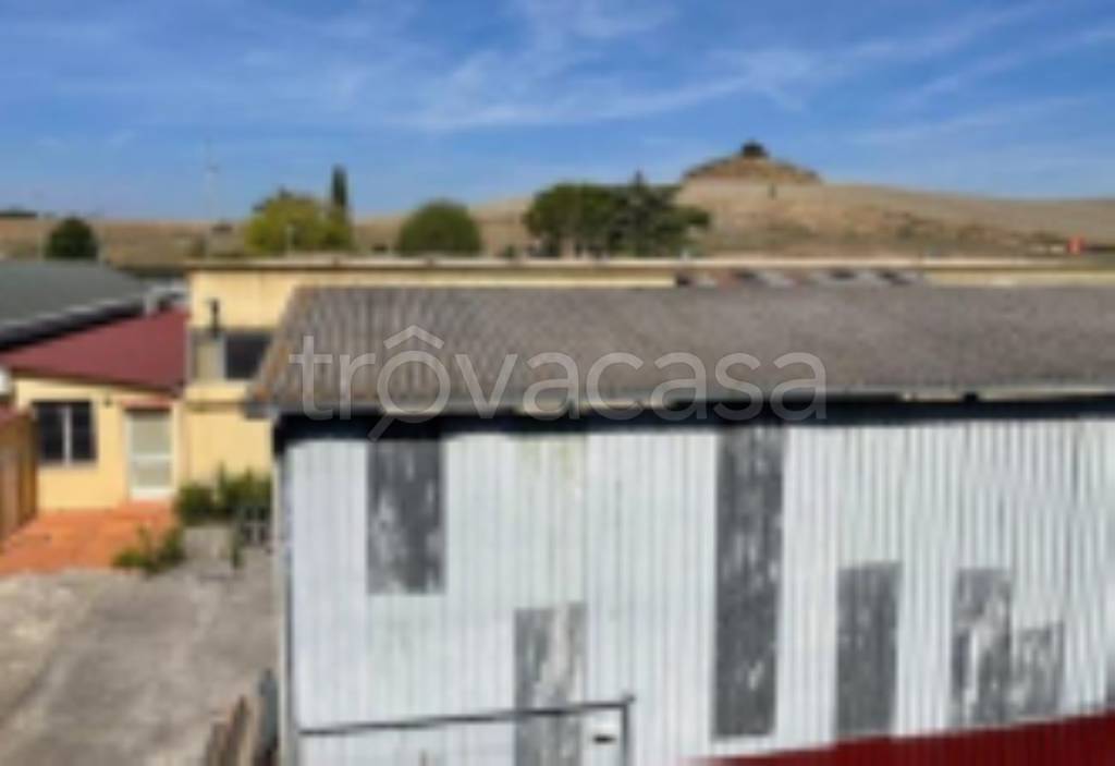 locale commerciale in vendita a Castelnuovo Berardenga in zona Casetta