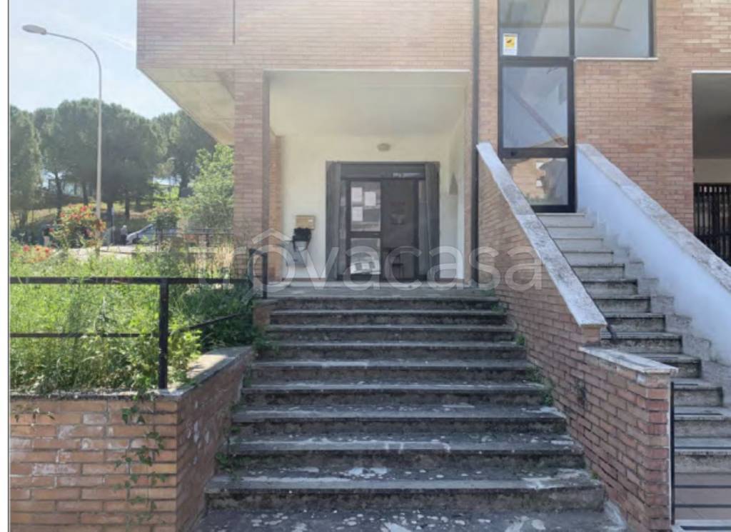 negozio in vendita a Castelnuovo Berardenga in zona Quercegrossa