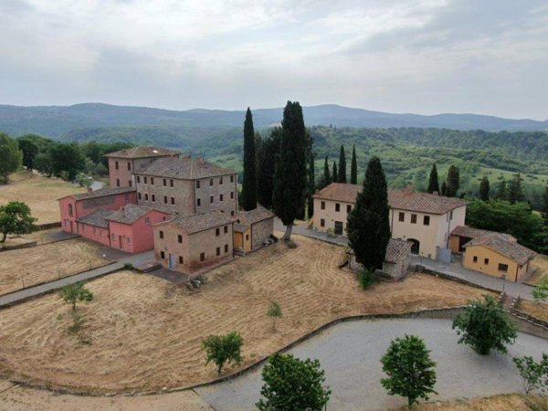 intera palazzina in vendita a Castelnuovo Berardenga in zona Grillo