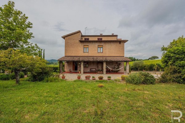 casale in vendita a Castelnuovo Berardenga