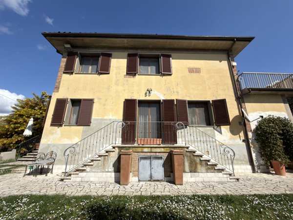 casa indipendente in vendita a Castelnuovo Berardenga in zona Monteaperti
