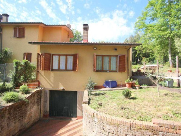 intera palazzina a Castelnuovo Berardenga in zona San Giovanni a Cerreto