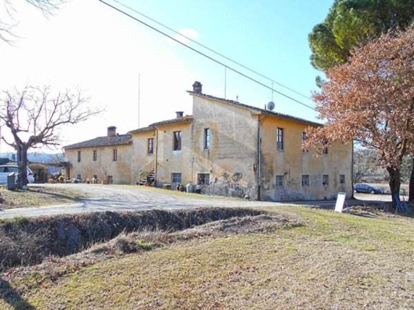 locale di sgombero in vendita a Castelnuovo Berardenga