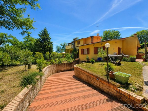 casa indipendente a Castelnuovo Berardenga in zona San Giovanni a Cerreto
