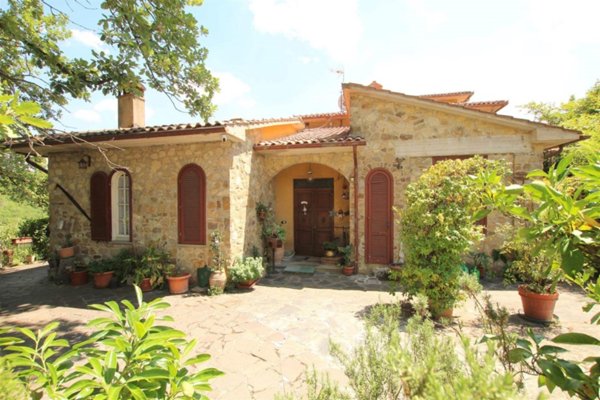 casa indipendente a Castelnuovo Berardenga in zona Santa Margherita - La Suvera