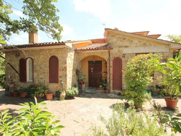 casa indipendente a Castelnuovo Berardenga in zona Santa Margherita - La Suvera