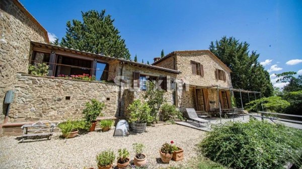 casa indipendente in vendita a Castelnuovo Berardenga in zona Rosennano