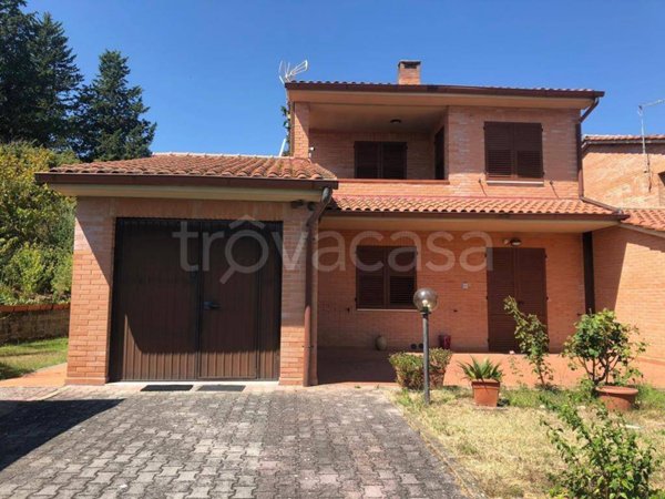 casa indipendente in vendita a Castelnuovo Berardenga in zona Quercegrossa
