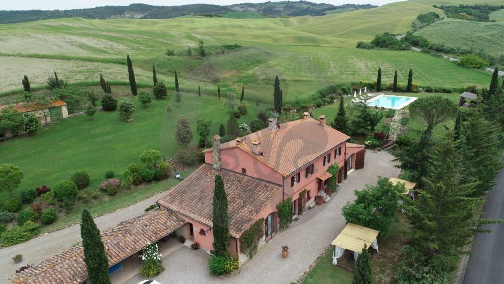 casa indipendente in vendita a Castiglione d'Orcia in zona Bagni San Filippo