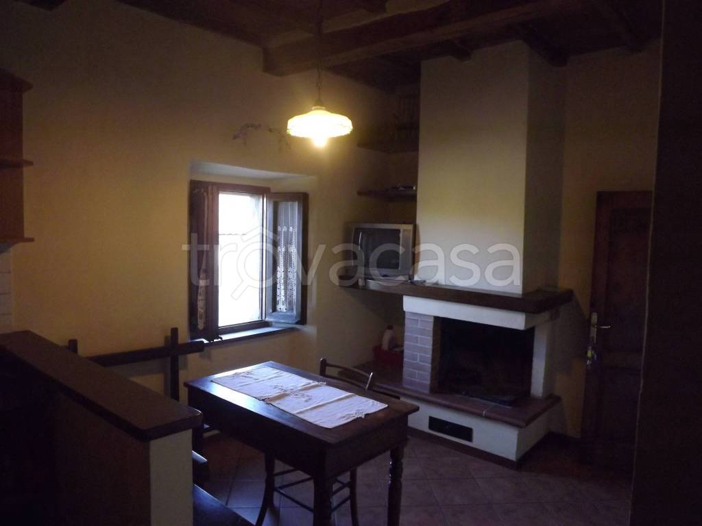 appartamento in vendita a Castiglione d'Orcia in zona Vivo d'Orcia