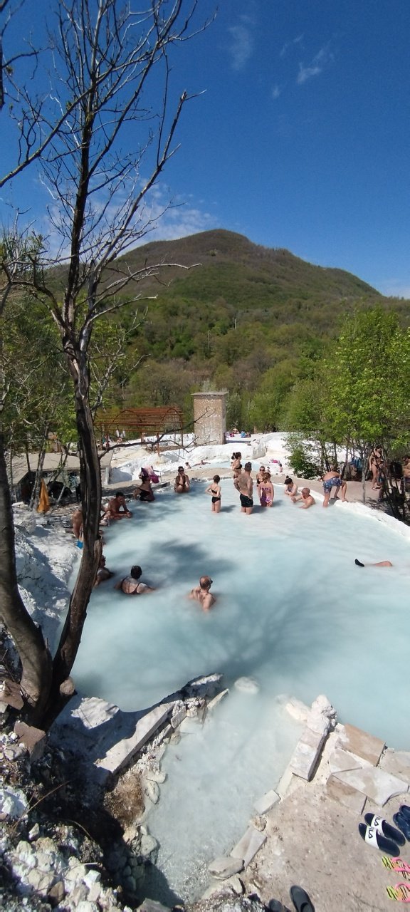 casa indipendente in vendita a Castiglione d'Orcia in zona Bagni San Filippo