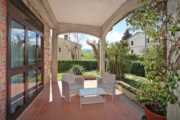 casa indipendente in vendita a Castiglione d'Orcia in zona Bagni San Filippo