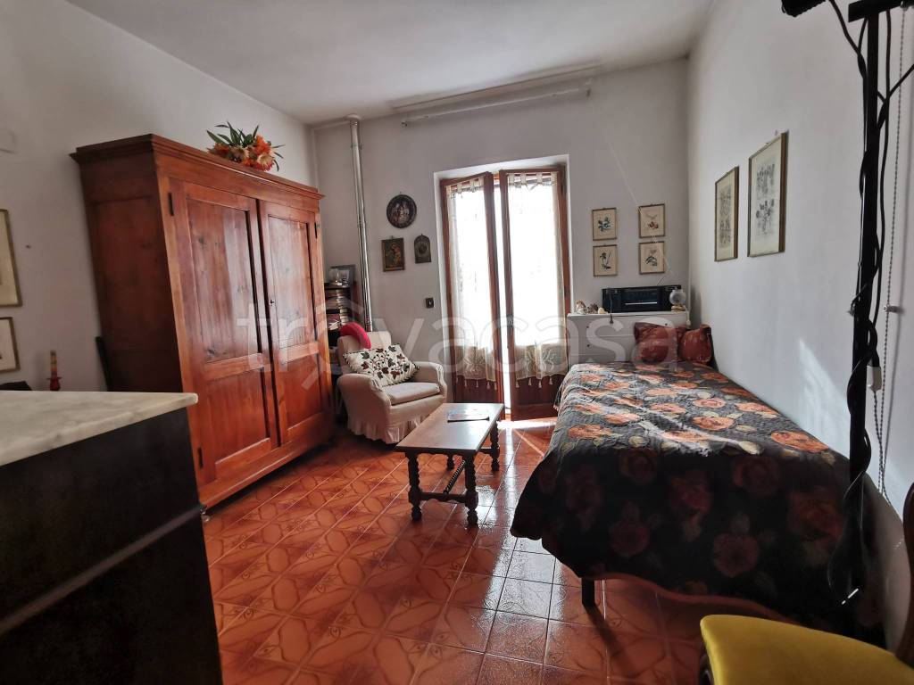 appartamento in vendita a Castiglione d'Orcia in zona Vivo d'Orcia