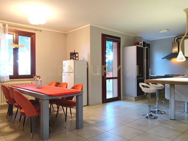 casa indipendente in vendita a Castiglione d'Orcia in zona Bagni San Filippo