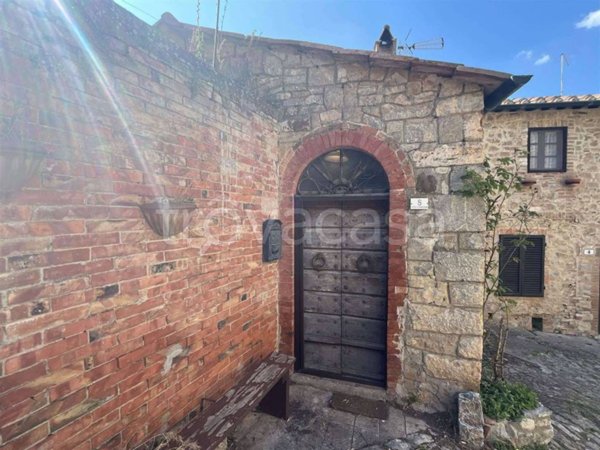 appartamento in vendita a Castiglione d'Orcia in zona Rocca d'Orcia