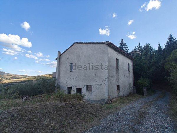 casa indipendente in vendita a Castiglione d'Orcia in zona Bagni San Filippo