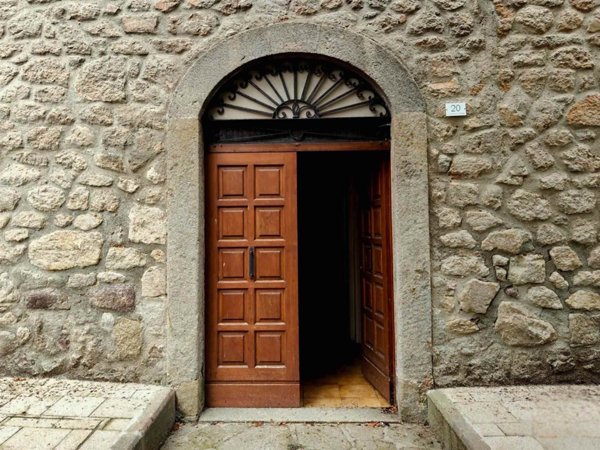 negozio in vendita a Castiglione d'Orcia in zona Vivo d'Orcia